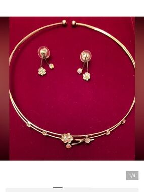 New Swarovski Silver Choker Flower Necklace and Earrings Set.  Gorgeous.